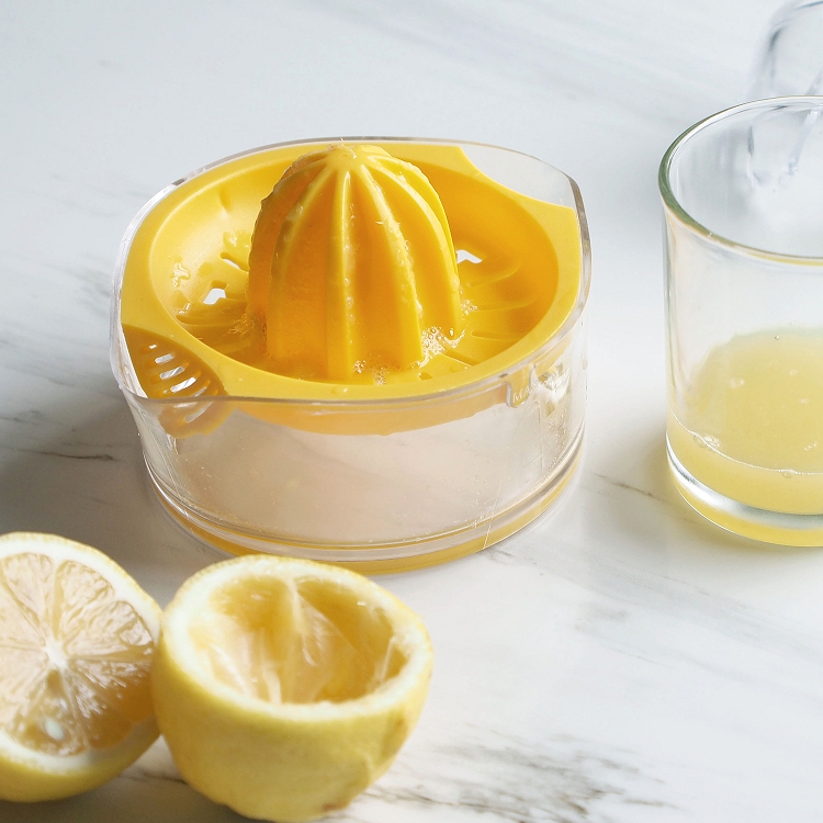 Multi-function manually lemon juice cup orange juice separation pressure apparatus of household plastic belt scale across borders